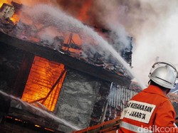 Kebakaran Pemukiman Penduduk Terjadi di Tambora, 27 Unit Damkar Dikerahkan