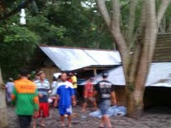 Banjir Lahar Kiriman Ratakan Warung Pinggir DAM di Blitar