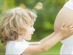 Perempuan Inggris Terima Bantuan Tunai Persalinan Rp 60 Juta