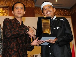 Jaga Toleransi Beragama, Bupati Dedi Raih Penghargaan dari Komnas HAM