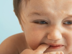 Ini yang Perlu Dilakukan Orang Tua Saat si Kecil Sariawan