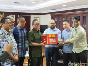 ICW dkk Temui Ketua MPR, Minta Cabut Revisi UU KPK dari Prolegnas ICW dkk Temui Ketua MPR, Minta Cabut Revisi UU KPK dari Prolegnas