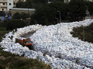 Penampakan Tumpukan Sampah di Lebanon