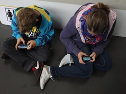 Heboh LGBT dan Sikap Orangtua Kawal Aktivitas Internet Anak