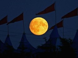 Astronot Mengaku Mendengar Musik Misterius di Bulan