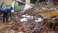 3 Ruang Kelas di Banyumas Tertimpa Longsoran