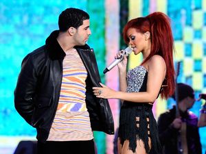 Drake Sewa Akuarium untuk Kencan Romantis dengan Rihanna