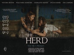 Merekam Jejak Horor Peternakan Manusia dalam The Herd