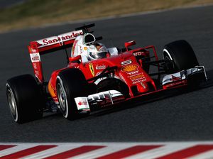 Vettel Tetap Jadi yang Terdepan di Hari Kedua