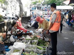 DKP Surabaya Datangi Pasar Tradisional Tekan Volume Sampah