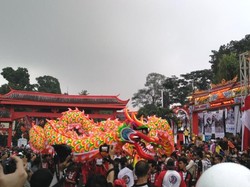 Februari: Vandalisme Bunga Bangkai dan Meriahnya Imlek