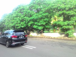 Genangan di Kelapa Gading Surut Disedot Petugas Damkar