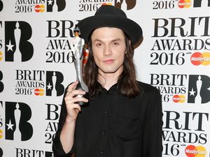 James Bay Jadi Kuda Hitam di BRIT Awards 2016