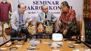 Chatib Basri Hadiri Seminar Makro Ekonomi