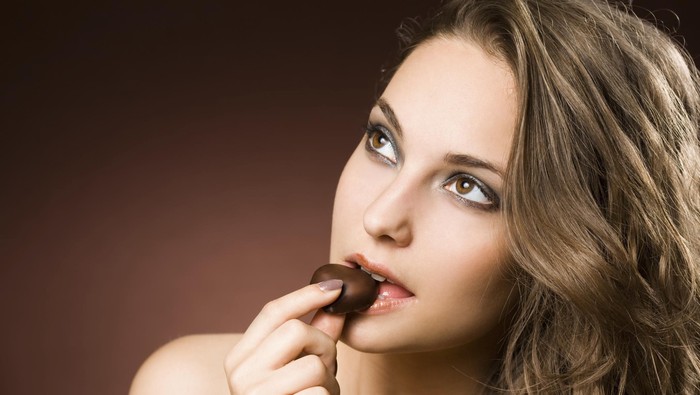 Makan cokelat belum tentu sebabkan jerawat. (Foto: thinkstock)