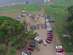 Ford Hengkang, Komunitas: Kami Baik-baik Saja