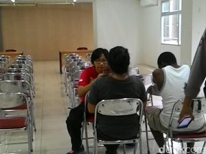 Razia Narkoba di Kalibata City, Hasil Tes Urine 1 WNI dan 1 WNA Negatif Razia Narkoba di Kalibata City, Hasil Tes Urine 1 WNI dan 1 WNA Negatif