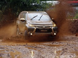 Mitsubishi Pajero Sport Raih Penghargaan Mobil Terbaik Versi Wartawan