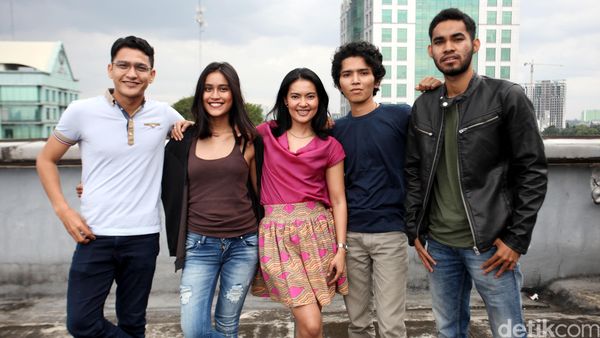 Ngobrol Seru Bareng Lola Amaria dan Bintang Film Jingga
