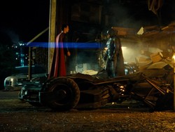 Tiket Nonton Batman v Superman Sudah Bisa Dipesan