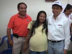 Tumor Berusia 8 Tahun Bikin Perempuan Ini Tampak Seperti Hamil