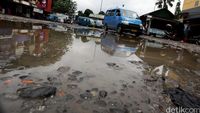 Terminal Bus Cibinong Rusak Parah