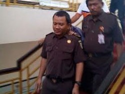 Tiga Tersangka Korupsi Perdin DPRD Usai Dimedaengkan Dikirim ke LP Lamongan