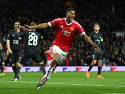 Hajar Midtjylland 5-1, MU Melaju