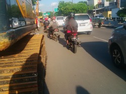 3 Alat Berat Mulai Terparkir di Dekat Kalijodo