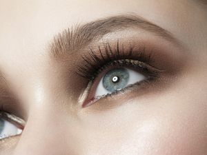 5 Kebiasaan yang Bisa Merusak Mata