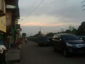 Kalijodo Petang Ini: Warga Masih Bongkar Bangunan dan Satu Per Satu Pergi