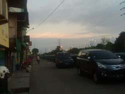 Kalijodo Petang Ini: Warga Masih Bongkar Bangunan dan Satu Per Satu Pergi