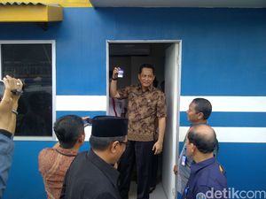 Buwas dan Djarot Dites Urine, Hasilnya Negatif