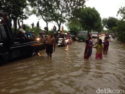 Banjir Lumpuhkan Beberapa Ruas Jalan Alternatif di Lamongan