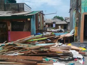 1 Jam Jelang Eksekusi, Masih Ada Warga yang Bertahan di Kalijodo