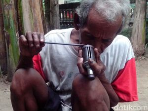 Mbah Kembar Tukang Servis Dinamo Sepeda