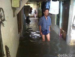Banjir di Kedoya Utara Sulit Surut Karena Tak Ada Pompa