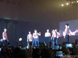 Bikin Iri! Penggemar Ini Diajak EXO Naik ke Panggung Music Bank