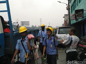 PLN Mulai Putus Sambungan Listrik di Kalijodo