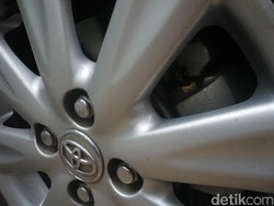 Membersihkan 2 Tipe Rem Kendaraan