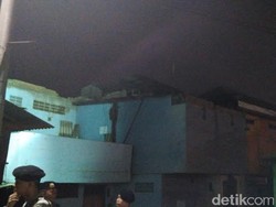 Kasudin Damkar Jakut: Diduga Ada yang Sengaja Bakar Kayu di Kalijodo