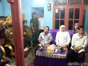 Mensos Prihatin Pasien di Padepokan Orang Gila di Mojokerto Tak Punya KIS Mensos Prihatin Pasien di Padepokan Orang Gila di Mojokerto Tak Punya KIS