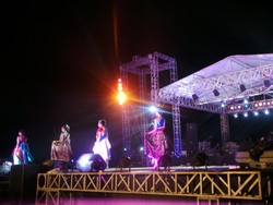 Asyiknya Berpesta di Pantai Kuta Lombok Sebelum Menangkap Putri Mandalika