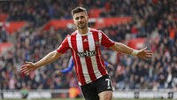 Bermain di St Marys Stadium, Sabtu (27/2/2016), Chelsea sudah tertinggal 0-1 di menit ke-42 lewat gol Shane Long. Reuters/John Sibley.