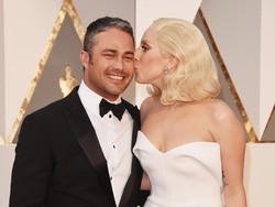 Lepas Masa Lajang, Lady Gaga Ingin Upacara Pernikahan Sederhana