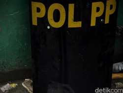 Satpol PP Segel Ruko Gudang Miras di Jambi Usai Digerebek FPI