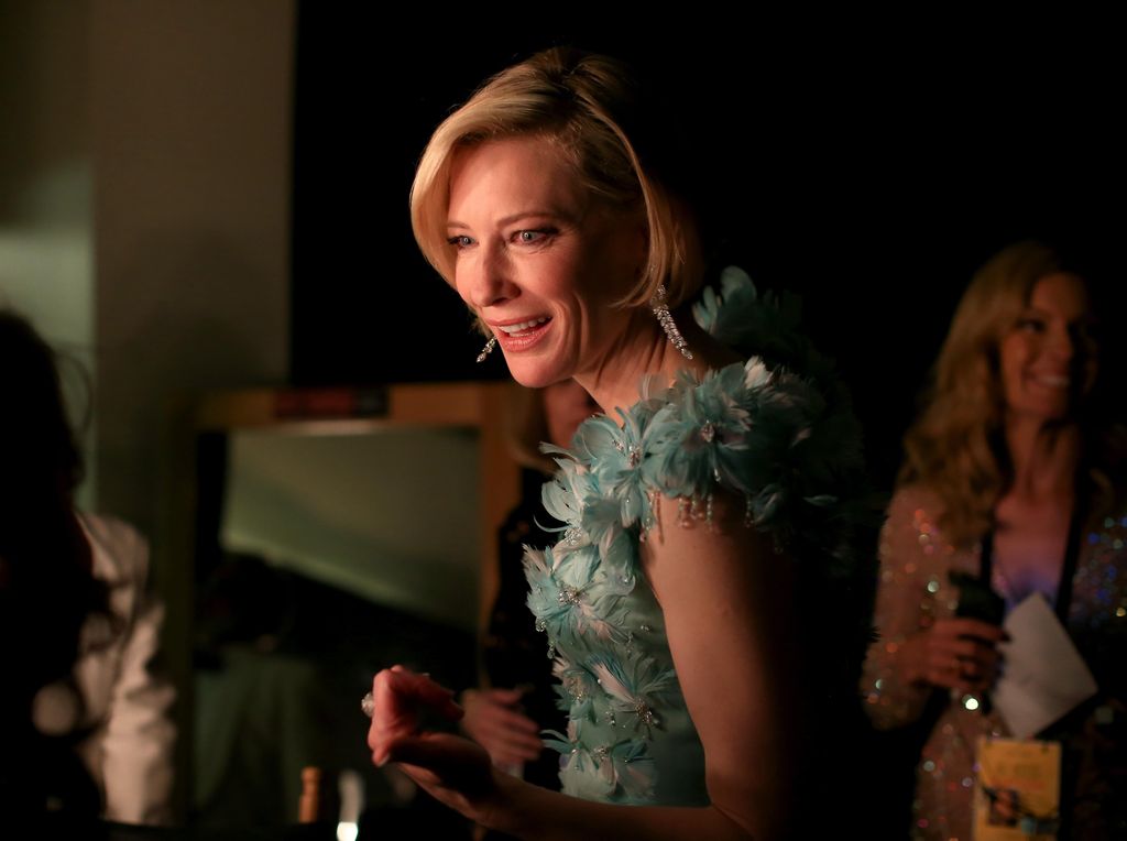 Hancurnya Palu Thor di Tangan Cate Blanchett Hancurnya Palu Thor di Tangan Cate Blanchett