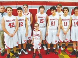 Tubuh Pendek karena Kondisi Langka Tak Halangi Remaja Ini Bermain Basket