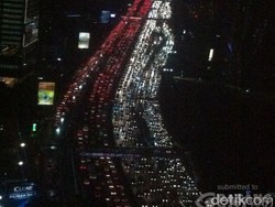 Ruas Tol Purbaleunyi Arah Jakarta Macet Hampir 10 Km
