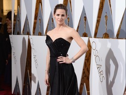 Jennifer Garner Pacaran dengan Brad Pitt?